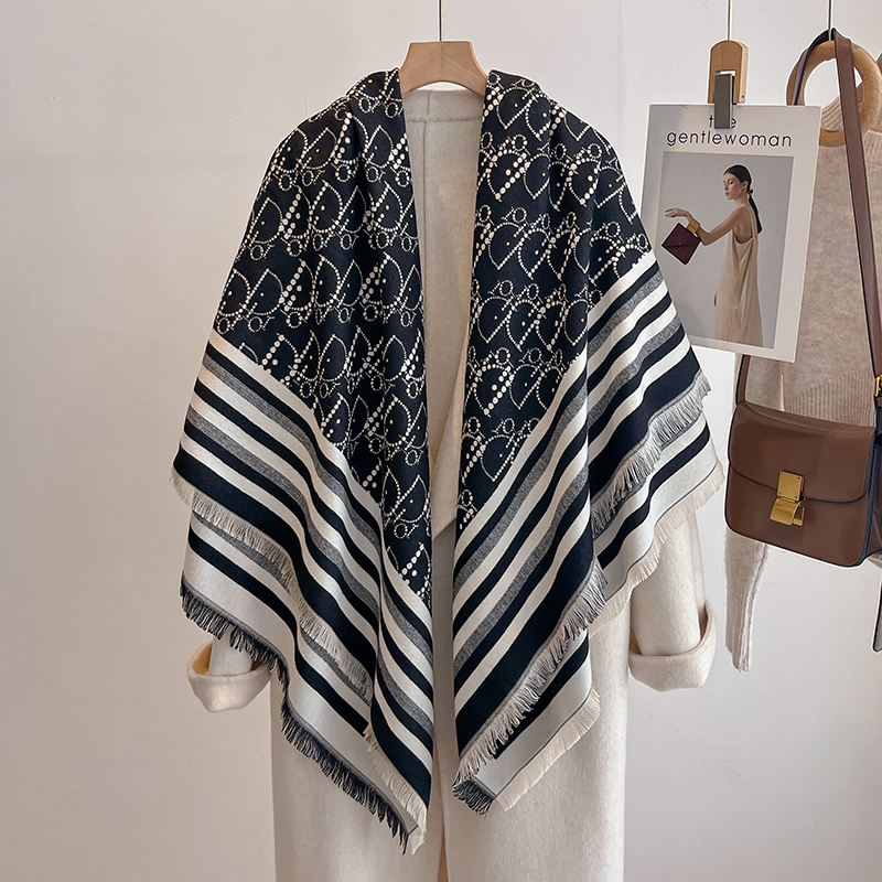 Elegant Striped Design Scarf I - Cashmere Throw Blanket avaliação e preço